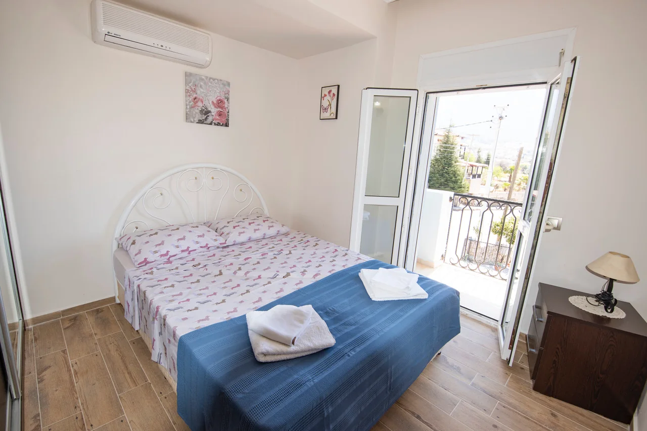Villa Boncuk balkonlu yatak odası