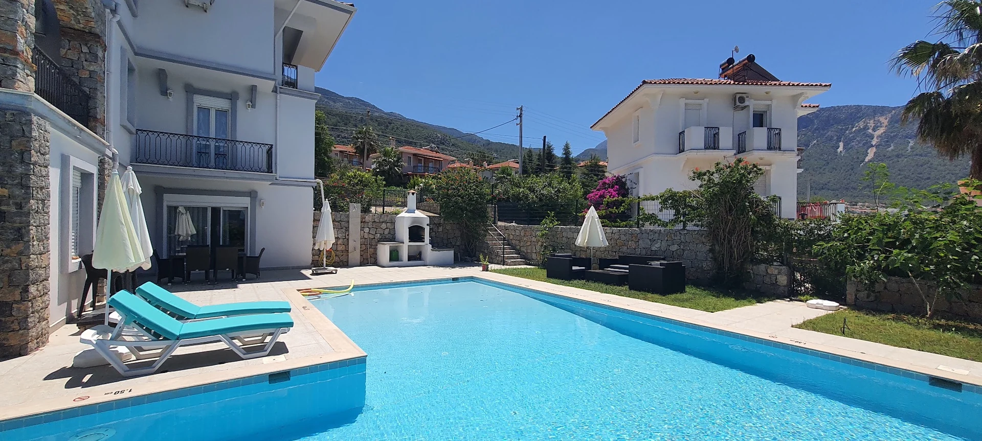 Villa Boncuk havuz ve dış mekan